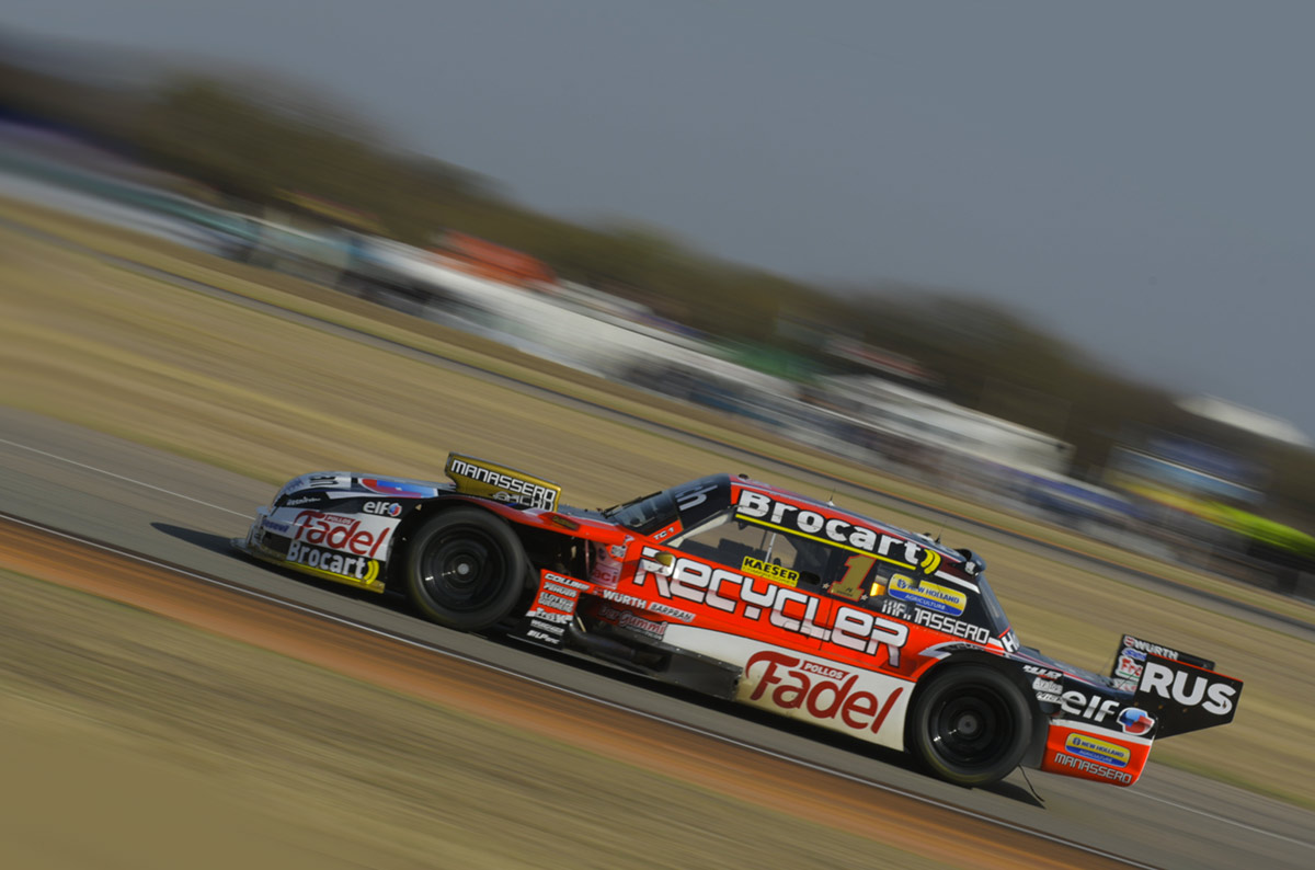 Mariano Werner con el Ford de TC en San Luis.