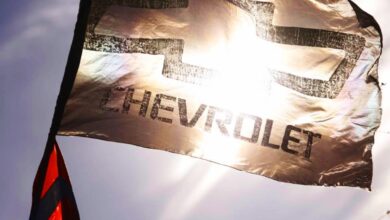 Bandera de Chevrolet al sol