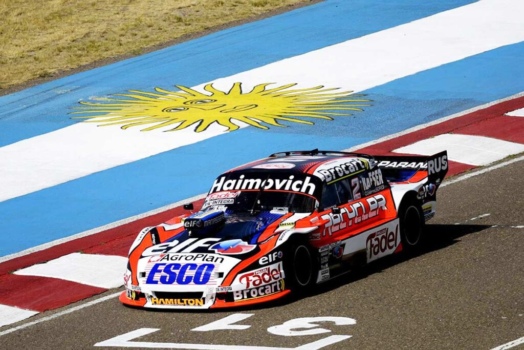 El Ford de Mariano Werner en la pista de Viedma.