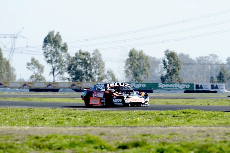 Jorge Barrio en pista en el circuito de La Plata