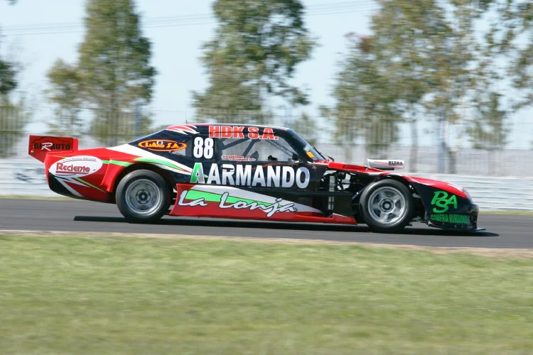 Chevrolet de Jonathan Vázquez en el TC Pista Mouras 2014. 