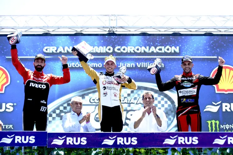 Juan Scoltore, Tobías Martínez y Lucas Valle en el podio de San Juan.