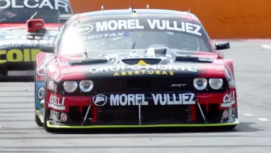 Trucco transitando los boxes con su Dodge Challenger.