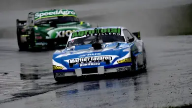 Luengo corriendo la Final del TC Pista Mouras en La Plata bajo la lluvia.