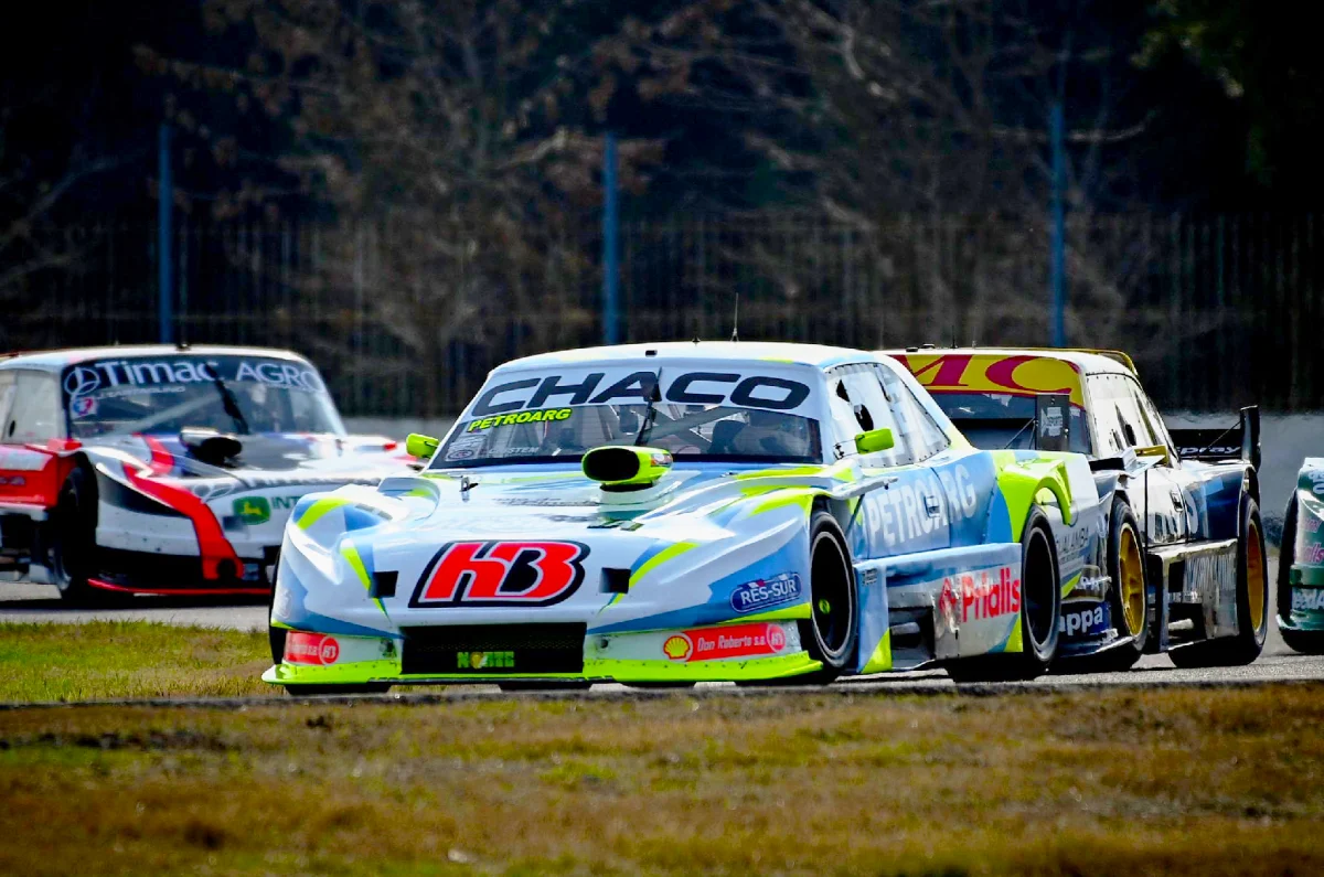 Bohdanowicz corriendo la Final del TC Pista Mouras.