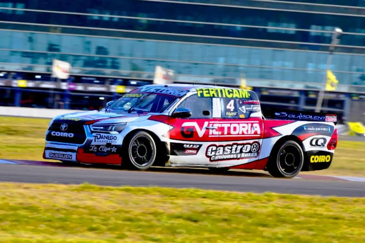 Marcos Castro disputando la clasificación de TC Pista Pick Up.