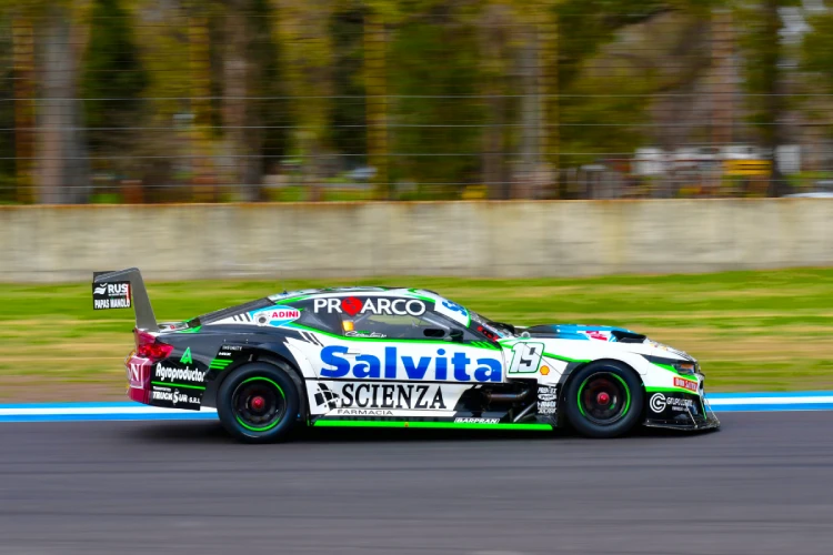 Camaro en la pista