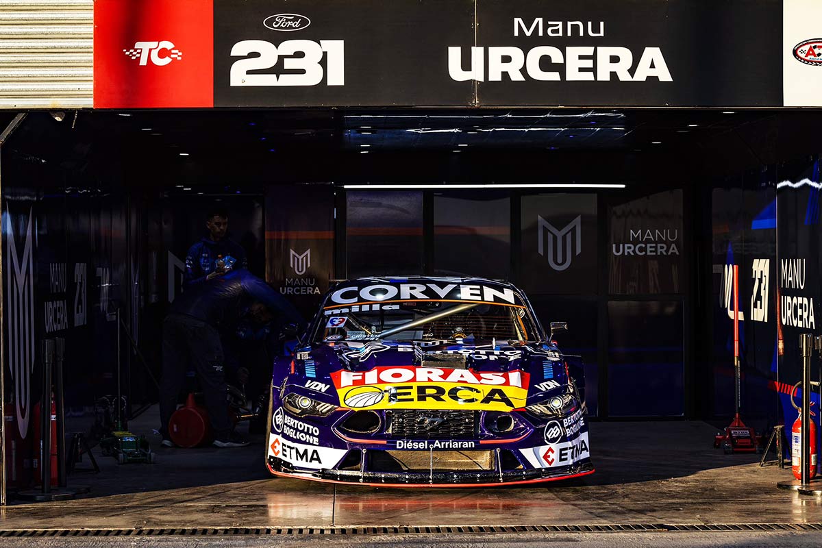 Mustang de Urcera en el box.