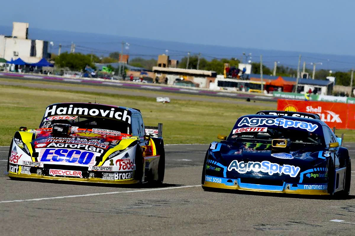 Ford y Chevrolet en la pista