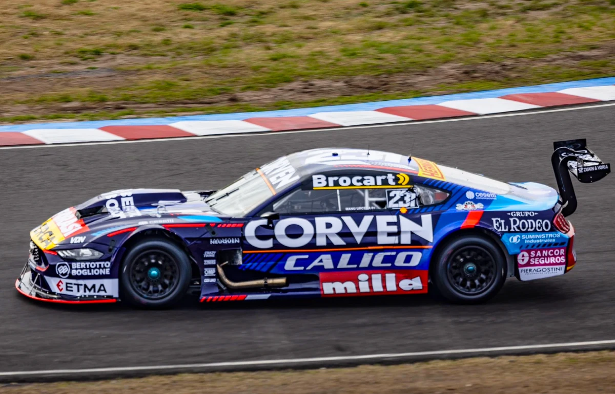 Mustang en la pista