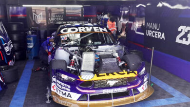 El Mustang de TC de Urcera en el box.