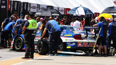 Mustang de Todino en el box.