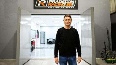 Ledesma en el taller del Pradecon Racing de TC.