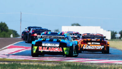 Autos de TC desde atrás.